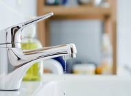 Xử lý vòi nước bồn rửa mặt bị tắc hiệu quả