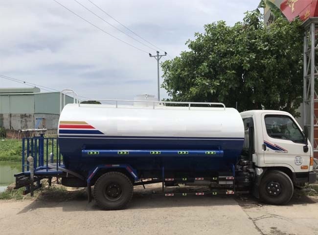 Cho thuê xe bồn vận chuyển bùn vi sinh với máy móc hiện đại