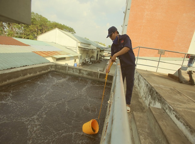 Cho thuê xe bồn vận chuyển bùn vi sinh các loại bùn vi sinh