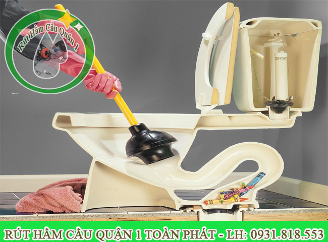 cách thông bồn cầu nghẹt