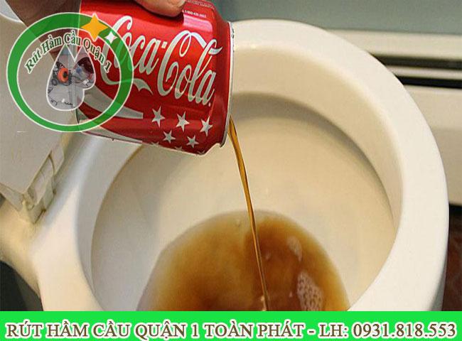 dùng cocacola để thông cầu