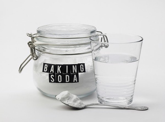 M&ugrave;i h&ocirc;i tr&ecirc;n nệm khử bằng baking soda