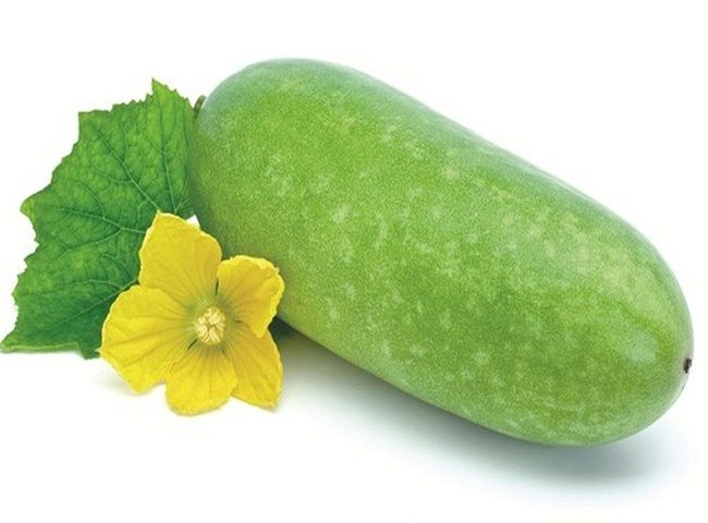 Tẩy m&ugrave;i h&ocirc;i n&aacute;ch ở &aacute;o bằng nước b&iacute; đao