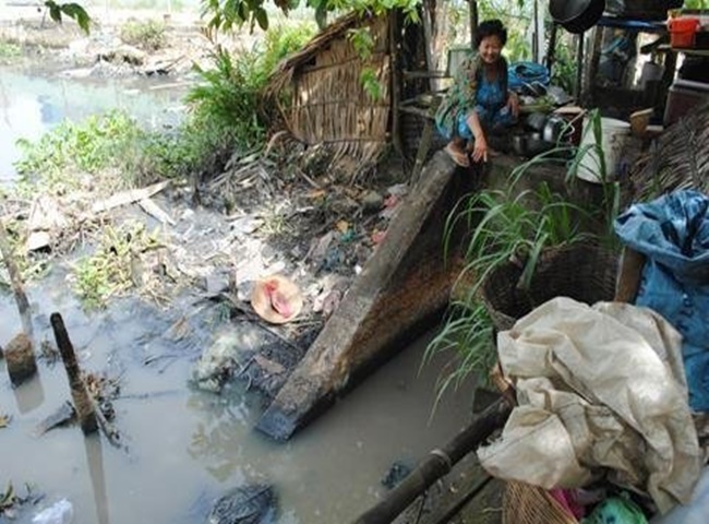 Nước thải sinh hoạt xử l&yacute; kh&ocirc;ng đ&uacute;ng c&aacute;ch ảnh hưởng đến m&ocirc;i trường