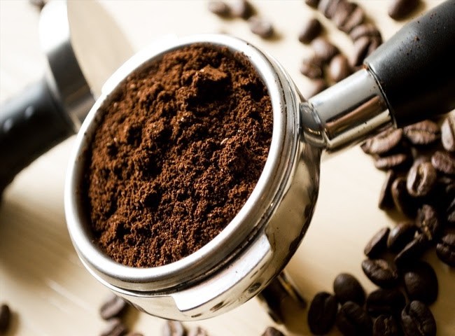 Phòng có mùi hôi xử lý bằng bã cafe