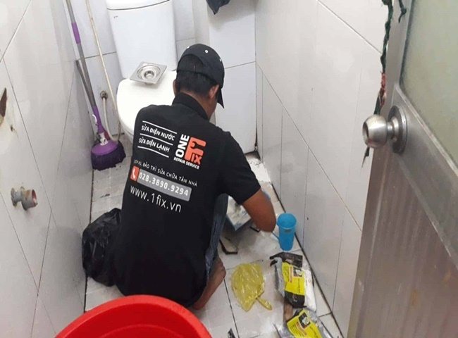 Xử lý bể phốt bốc mùi hôi bằng cách kiểm tra đường ống thông hơi